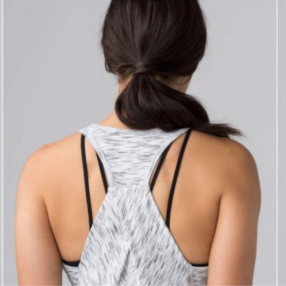 Lululemon Essential Tank 🩶 - Picture 3 of 10
